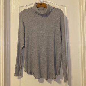 American Eagle Outfitters Cowl Neck Light Grey Long Sleeve Size Medium NWOT